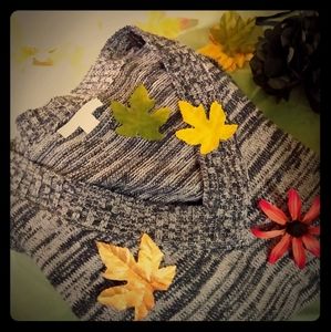 EUC NY&Co Med V-Neck Poncho w/2 Side Pockets